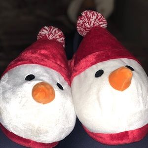 F21 XMAS SNOWMAN SLIPPERS SIZE MEDIUM